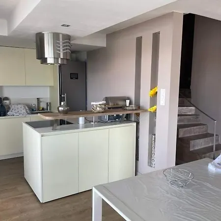 Marina Vue Apartment